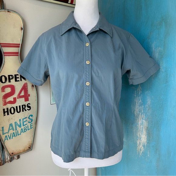 The North Face Women’s Blue Button Down Shirt - Picture 1 of 9
